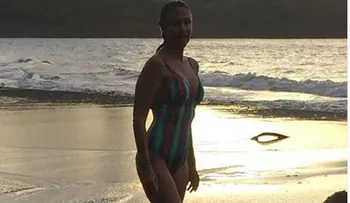 Mariasela Alvarez dando de qué hablar por su bikineo a sus 59 años