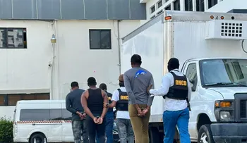 Estrechan cerco al narcotráfico: interceptan otra lancha con 555 paquetes de cocaína