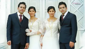 Dos sacerdotes gemelos casan a dos parejas de hermanos gemelos