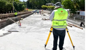 MOPC acelera construcción puente de Los Hierros
