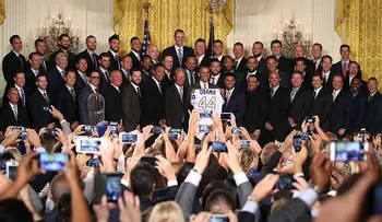 Obama recibe a los Reales en la Casa Blanca