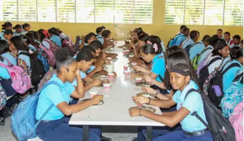 Programa de Alimentación Escolar INABIE ahorra más de RD$82 mil millones al año a familias dominicanas