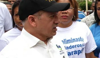 Medina destituye al ministro de Salud tras muerte de niños