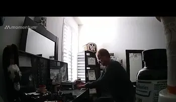 Causan furor imágenes de hombre robando laxantes creyendo que eran calmantes