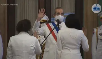 Abinader le dice a Miriam y a Berenice, que solo deben seguir las instrucciones de la Constitución 