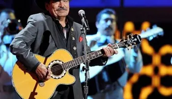 Joan Sebastian sucumbe a su larga lucha contra el cáncer 