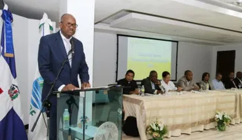 Alcalde de SDE discute temas de seguridad ciudadana y basura con empresarios