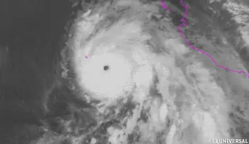 Huracán Dolores alcanza la categoría 4 en paralelo a la costa oeste mexicana