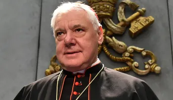 Exfuncionario de alto rango de El Vaticano dice que el papa maltrata a los empleados