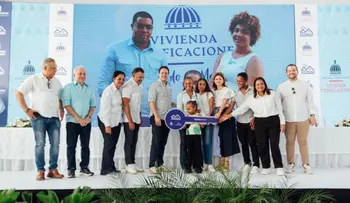 Vicepresidenta Raquel Peña y Ministro Bonilla entregan 200 apartamentos en "Mi Vivienda Hato Nuevo"