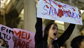 Selfie de uno de los 30 violadores con la adolescente indigna aún más a Brasil