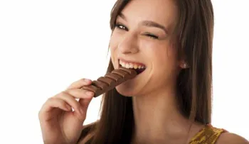 Un solo pedazo de chocolate negro ayuda a quitar la resaca