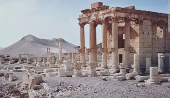 ISIS destruye el Arco del Triunfo de Palmira