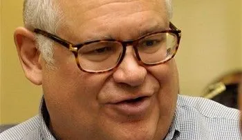 Juez se declara incompetente conocer habeas de Álvarez Renta, quien acude a tribunal en camilla