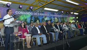 Simón Lizardo y Andrés Navarro inauguran comando de campaña de Danilo