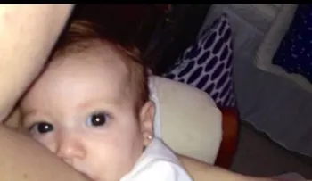Miralba Ruiz publica foto amamantando su bebé, en apoyo a Laura Castellanos