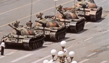 Xi Jinping defiende la represión de Tiananmén y admite que China atraviesa tiempos difíciles