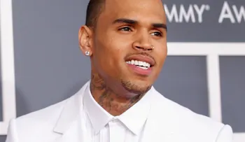 Registran casa de Chris Brown por supuestamente amenazar a mujer con un arma