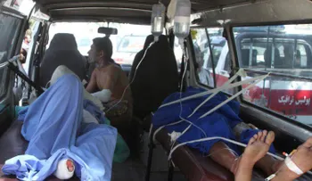 73 muertos en accidente de autobús en Afganistán (VIDEO)