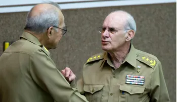 El general Abelardo Colomé Ibarra, ministro del Interior de Cuba, renuncia por problemas de salud