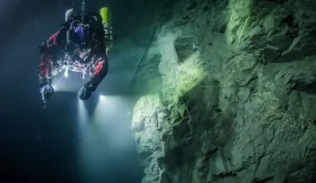 Hallan la cueva subacuática más profunda del mundo