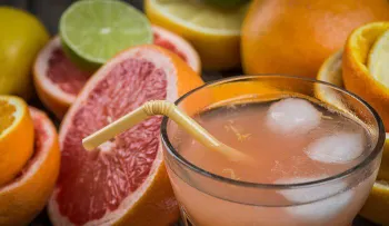 4 Jugos recomendado para eliminar piedras en los riñones (VIDEO)