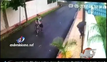 El "Ladrón en Bicicleta", captado en plena acción en Santiago