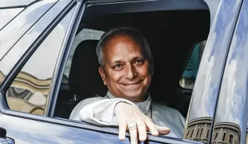 Cirujano que operó a León XIV afirma que el papa puede realizar su gira por Argentina, Uruguay y Perú