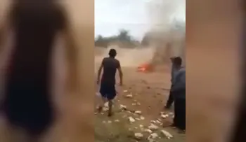 Indignación y tristeza en México por video de jóvenes que queman vivo a un perro
