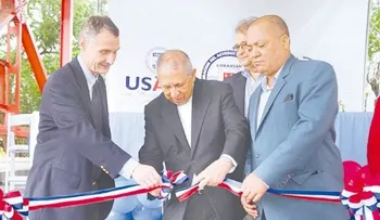Inauguran obras en comunidades cerca del Yaque 