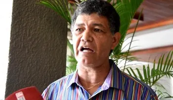 Alcalde Francisco Peña: Mercado de las Pulgas no puede seguir operando;  dice las ropas usadas transmiten enfermedades