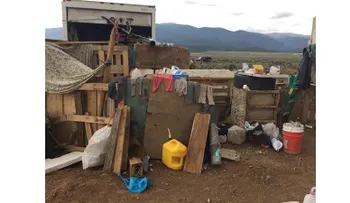 Sospechosos en Nuevo México entrenaban a niños para realizar tiroteos en escuelas, según la fiscalía