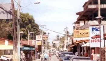 Hombre con cuchillos y dos calderos con agua caliente se atrinchera con tres hijos y amenaza con matarse 