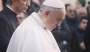 El papa Francisco cita a las madres que lloran por hijos sepultados por la corrupción
