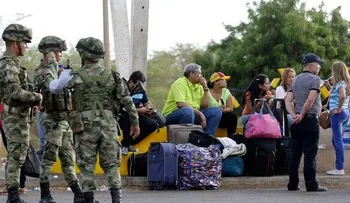 Santos aboga por diálogo sincero con Venezuela