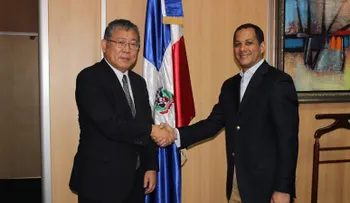 Embajador de Japón visita al Ministro de la Juventud