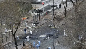 Erdogan se compromete a "arrodillar" a los terroristas, tras el atentado en Ankara
