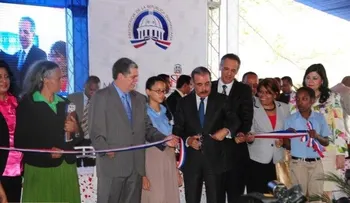 Danilo entrega 4 escuelas en provincia Santo Domingo