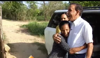 El doctor Cruz Jiminián ayudará mujer con cáncer