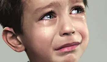 Eres un inútil, dejas de llorar, estoy decepcionado de tí, no eres bueno; 5 frases que no deberías usar al hablar con tus hijos 