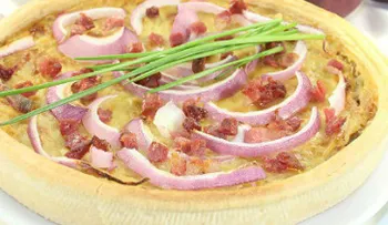 Tarta de cebolla y tocineta