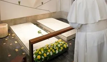 Papa canoniza a dos pastorcitos de Fátima en centenario