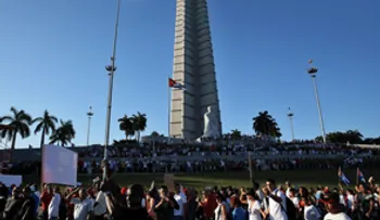 Comienza en La Habana masivo desfile militar por 58 años de la Revolución
