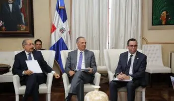 Medina pasa revista a construcción de escuelas y estancias infantiles