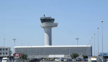 Lanzó una amenaza de bomba para que su novia no perdiera el avión