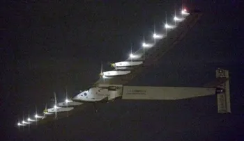 Avión solar aterriza en Hawai tras vuelo de 120 horas 