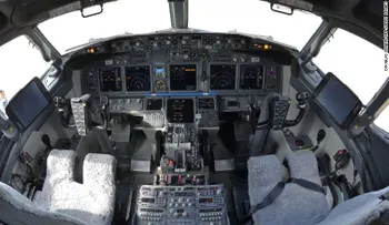 Detienen a un piloto ebrio en la cabina de un avión