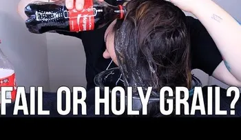 ! Mira lo que te pasa si te lavas el cabello con coca cola (VIDEO)