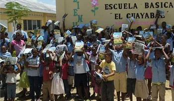 Fundación Estrella y Cemento PANAM entregan útiles escolares