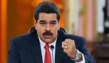 Maduro dice que Estados Unidos trata de asfixiar la economía venezolana